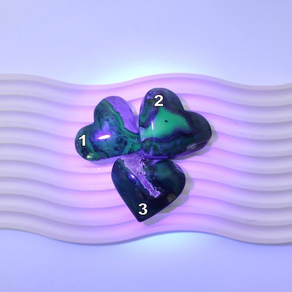 Volcano Agate Heart Crystal Carving UV reactive Protection Crystals - Picture 4 of 9